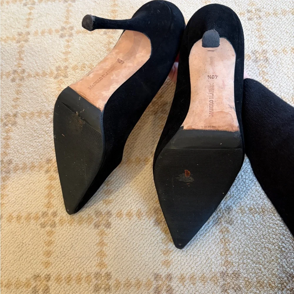 Manolo Blahnik Black Suede Pointed-Toe Stiletto Heels - Picture 3 of 3